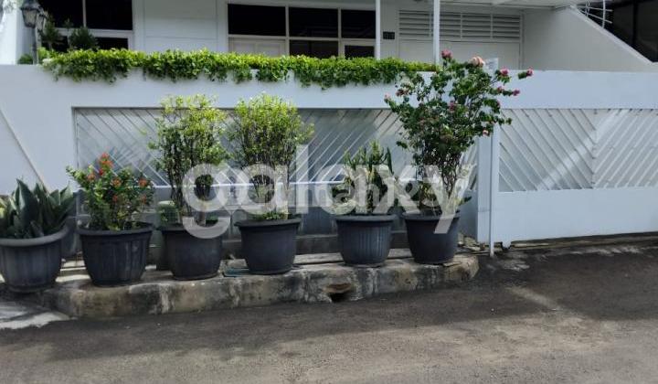 Rumah Siap Huni di Intercon Kebon Jeruk