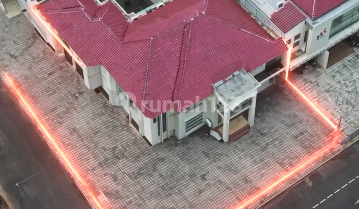 Rented House on Puri Indah Boulevard Street for Commercial Use 1