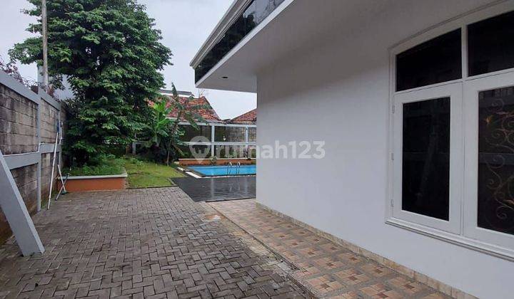 Dijual rumah secondary dengan tanah luas lokasi strategis 2