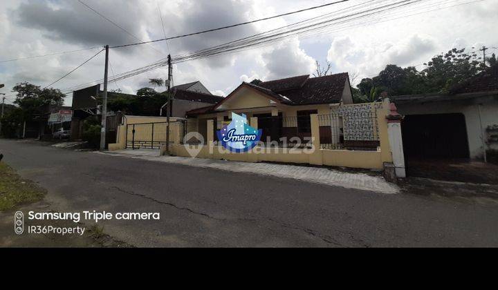 Rumah bersih, luas strategis tepi jalan dekat dari perkantoran Pemda Sleman 7