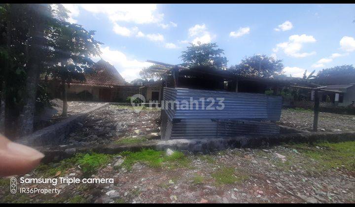 Tanah barat Kampus UII depan resto, view merapi ( jalan kaliurang km 13) 4