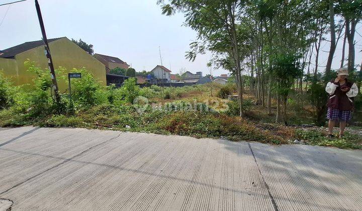 Tanah Pekarangan, Timur Stadion Maguwoharjo 1