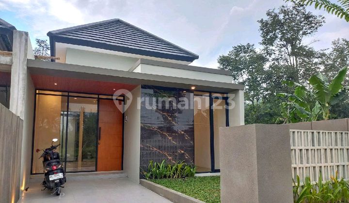 Desain Fresh Kekinian, Timur Kampus Uii 2