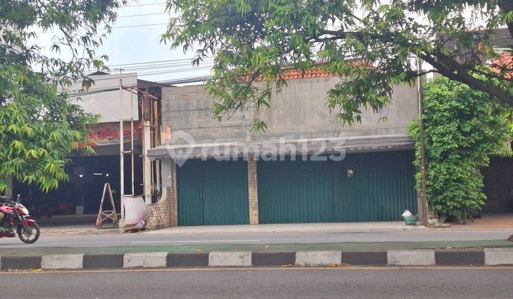 Ruko Tepi Jalan Dekat Bandara Adi Sucipto