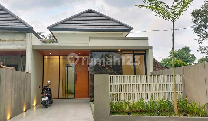 Fresh Contemporary Design, East of UII Campus Fresh Contemporary Design, East of UII Campus