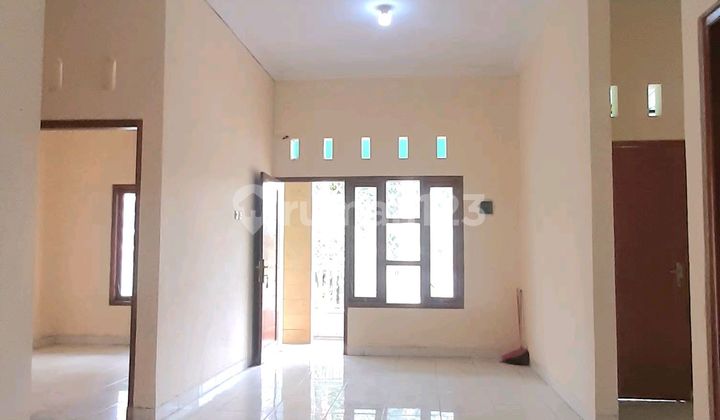 Rumah Tepi Jalan, Dekat Tempat Wisata Rumah Tepi Jalan, Dekat Tempat Wisata