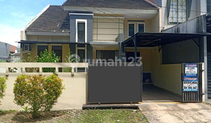 Beautiful, Neat, Minimalist House Ready to Live In