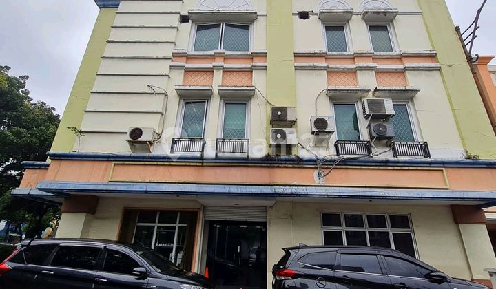 Turun Harga, Ruko Gandeng, Badan dan Hook,Strategis ,Hadap Jalan Utama,