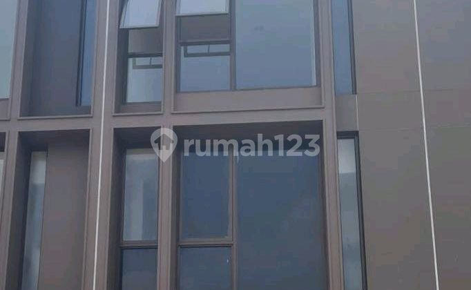 Ruko 3 Lantai, Rapi Dan.siap untuk Usaha