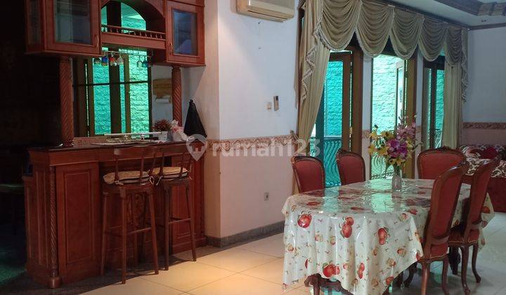Rumah 2 lantai lokasi strategis 3