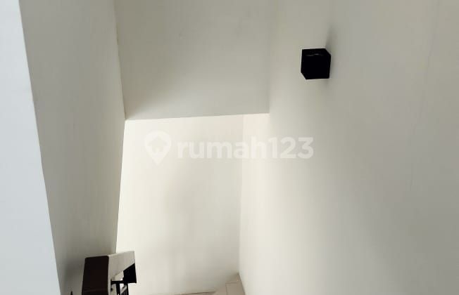 For rent beautiful Provence Suites 2-story house in BSD - Negotiable (MIC)