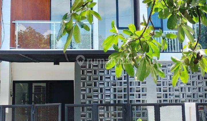 Dijual Rumah 2 lantai Baru dan Cantik di Griya loka, BSD City (DN)  1