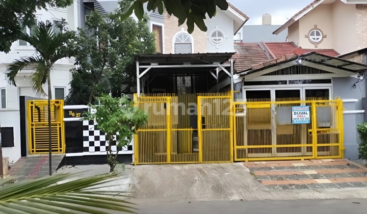 Rumah Cantik 2 Lantai di Kencana Loka Jalan Raya