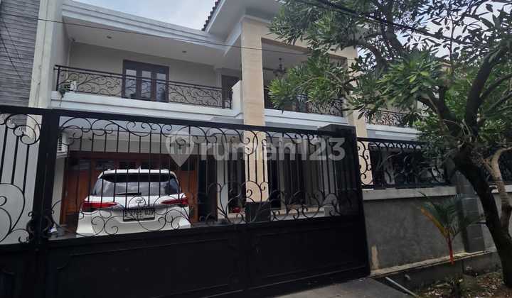 Disewakan Rumah Bagus di Pondok Indah