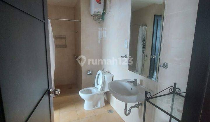 Disewakan Apartemen Essence Darmawangsa Tipe 3 Kamar Tidur Kondisi Fully Furnished 5
