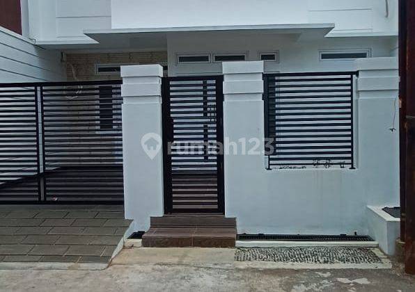 Rumah 2 lantai dalam komplek di Duren Sawit,  Jaktim 2