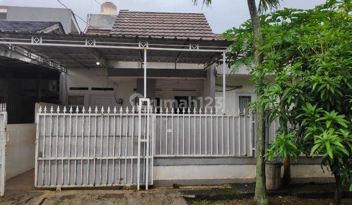 Rumah dalam Komplek di Jatiwaringin, Bekasi 1