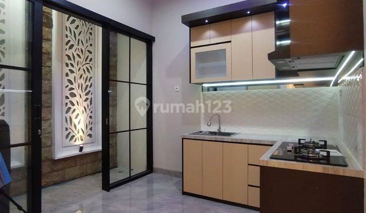 Rumah Klasik Mewah Baru 2 Lantai di Ragunan, Jaksel 2