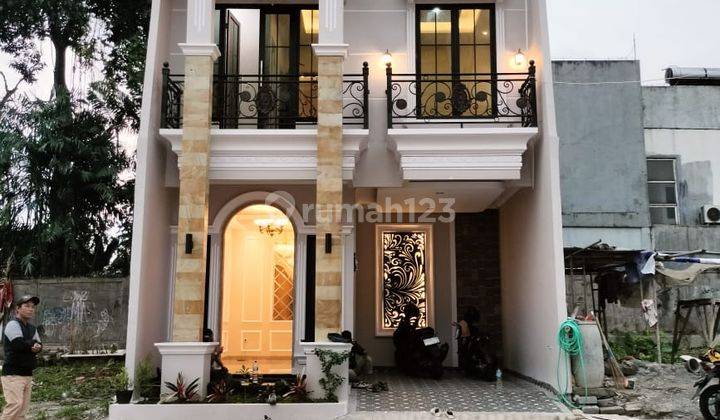 Rumah Klasik Mewah Baru 2 Lantai di Ragunan, Jaksel 3