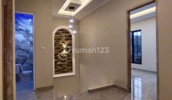 Rumah Klasik Mewah Baru 2 Lantai di Ragunan, Jaksel 4