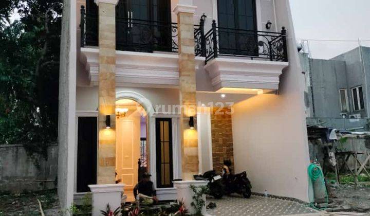 Rumah Klasik Mewah Baru 2 Lantai di Ragunan, Jaksel 5