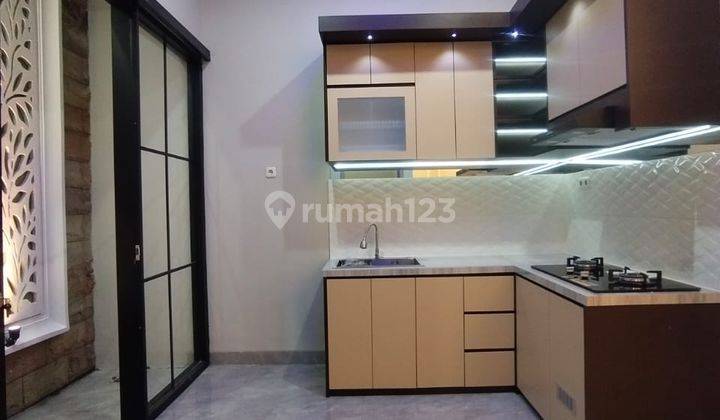Rumah Klasik Mewah Baru 2 Lantai di Ragunan, Jaksel 13