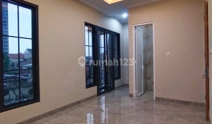 Rumah Klasik Mewah Baru 2 Lantai di Ragunan, Jaksel 14