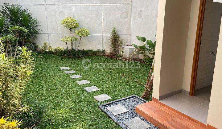 Rumah Modern Minimalis di Pusat Jati Waringin, Bekasi 2