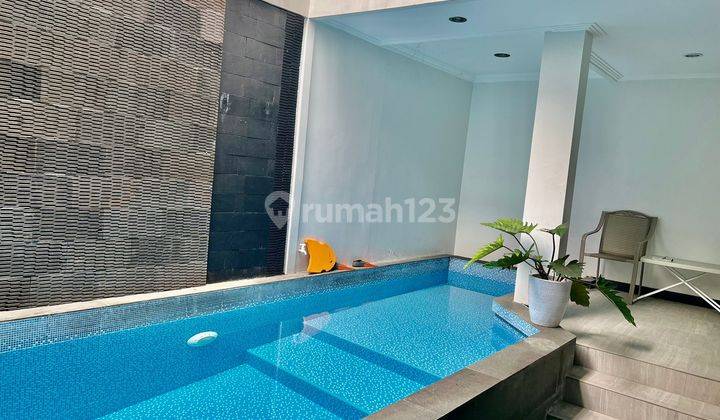 Rumah Mewah Semi Furnished Ada Kolam Renang di Pondok Kelapa 2