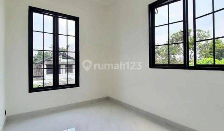 Rumah Cantik Desain Classic di Komplek Mega Cinere 2