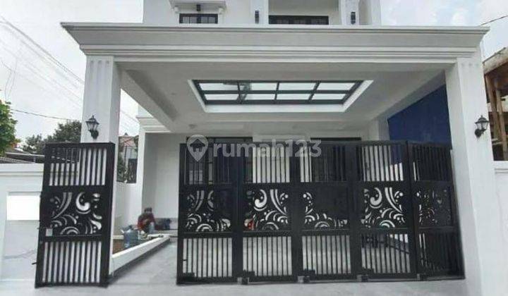 Rumah Cantik Desain Classic di Komplek Mega Cinere 1