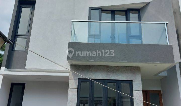 Rumah Di  2lt Di Cibubur Siap Huni Lingkungan Nyaman 1