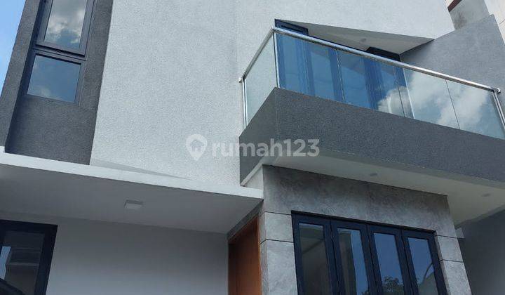 Rumah Di  2lt Di Cibubur Siap Huni Lingkungan Nyaman 2