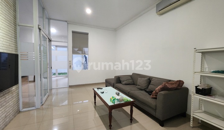 Minimal 2 Tahun ! Sewa Rumah Rapih di Cluster Area Green Tunnel Alam Sutera
