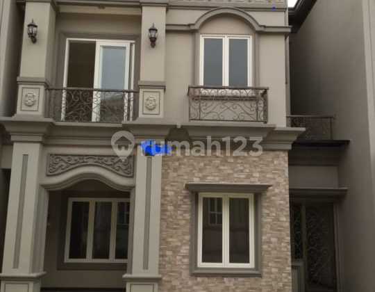 Rumah 2.5 Lantai Full Furnished Di De Mansion Alam Sutera Rumah 2.5 Lantai Full Furnished Di De Mansion Alam Sutera