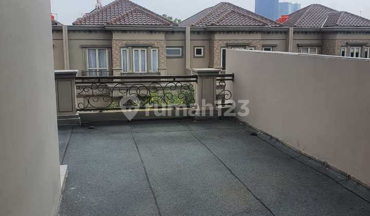 Rumah 2.5 Lantai Full Furnished Di De Mansion Alam Sutera  2