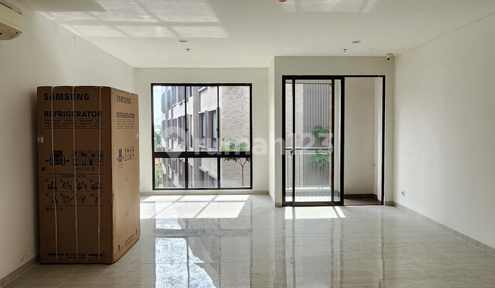 Only 5 Floors Apartment in Alam Sutera! Super Spacious 2-Bedroom Type.