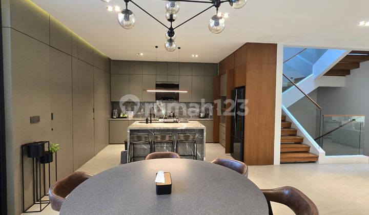 Jual Rumah Pik 8X20 SHM 4Lantai Minimalis Interior Mewah Cakep