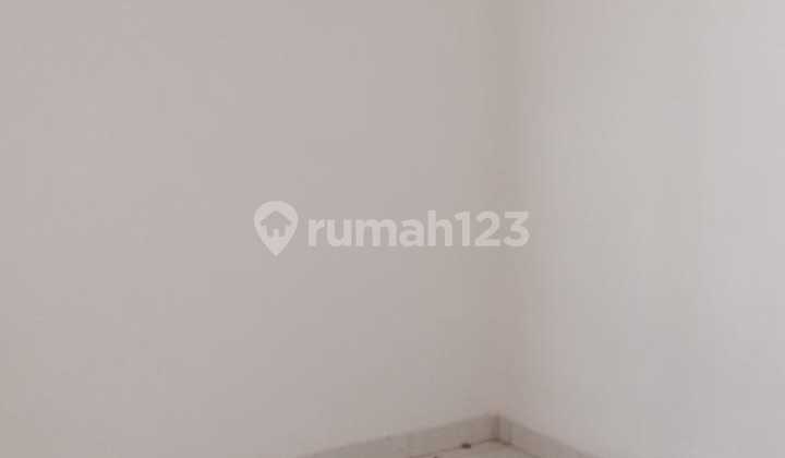 Rumah Meadow Full Renov Siap Huni 8