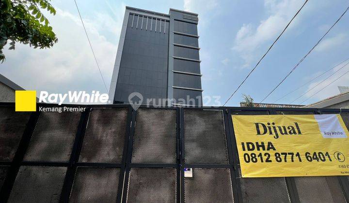 Gedung Baru Komersil parkiran luas bangunan 4,5 lantai lokasi strategis cawang 1