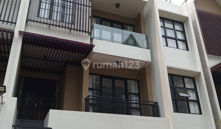 Brandnew Luxurious townhouse semifurnish lokasi kemang 1