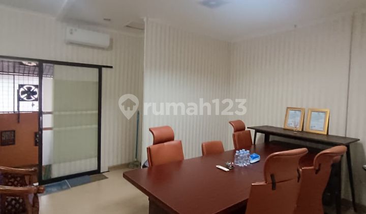 Ruko komersial dalam komplek rukan RS. Fatmawati Jakarta Selatan 