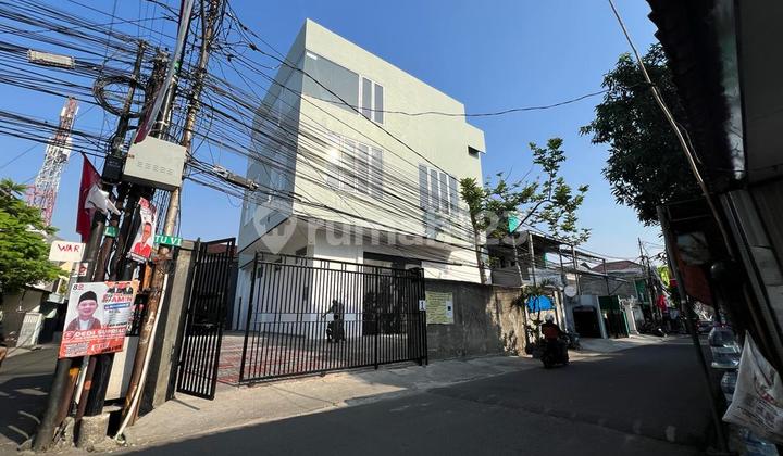 New 3-story building with rooftop and business permit for office near coke plant New 3-story building with rooftop and business permit for office near coke plant