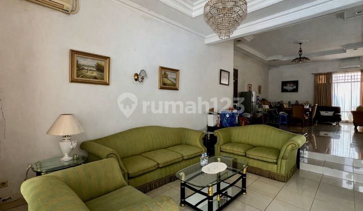Rumah Lama Terawat dan Sedikit Renovasi Lokasi Terbaik Kemang Jakarta Selatan 2
