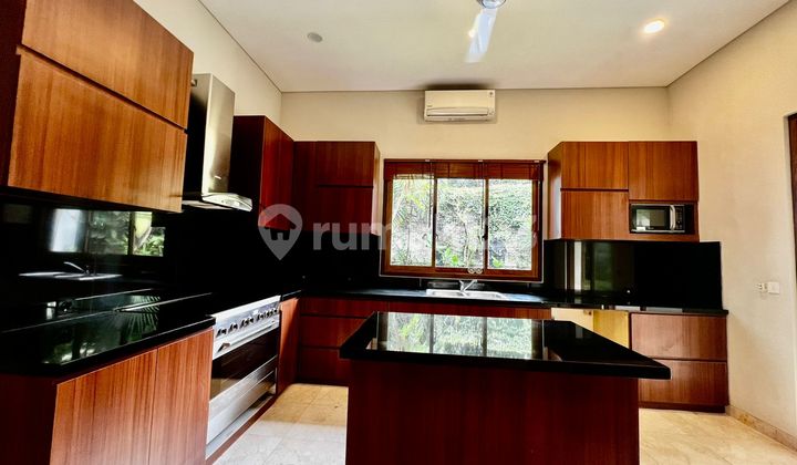Tropical Modern Townhouse In Kemang With Private Pool And Garden 2