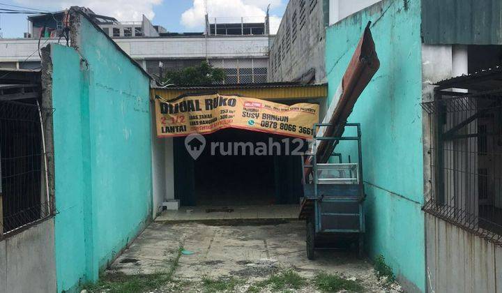 Dijual Ruko 2,5 Lantai Lokasi Strategis di Pasar Rebo 1