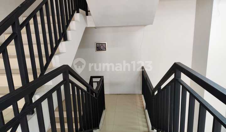 3.5 Story Shophouse in Emerald Commercials, Summarecon Bekasi 2