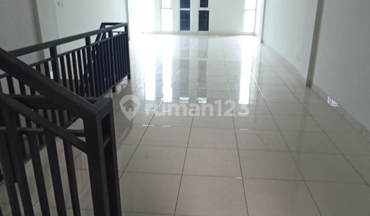 3-Story Shop House / Burgundy Shophouse Sumarecon Bekasi 2