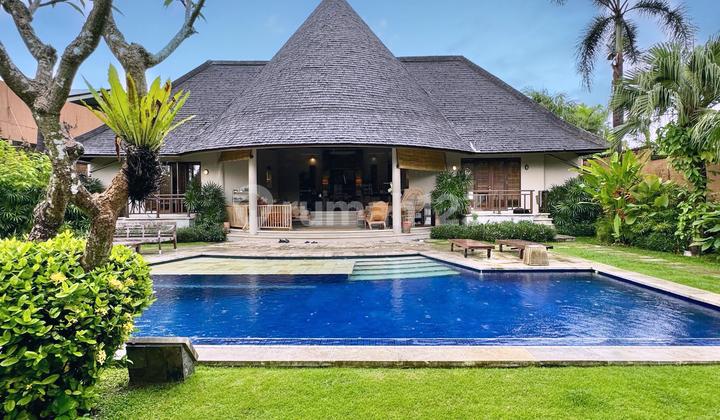 Vila Di Seminyak Bali 760 M² Shm 