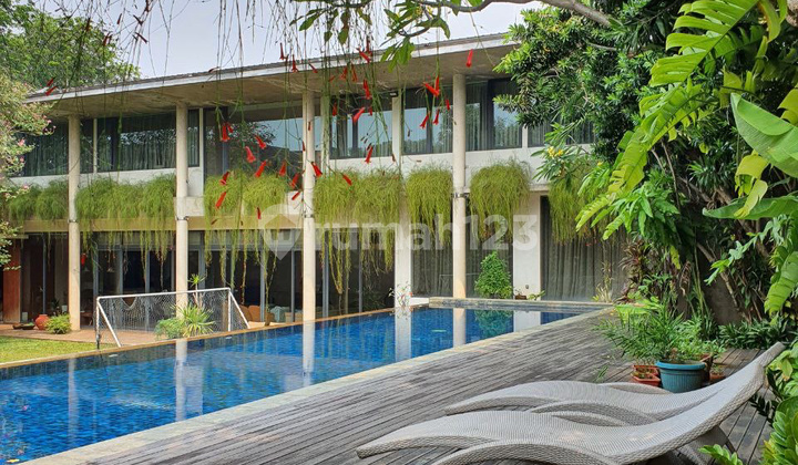 Pejaten Rumah Cantik Design Resort Lingkungan Asri